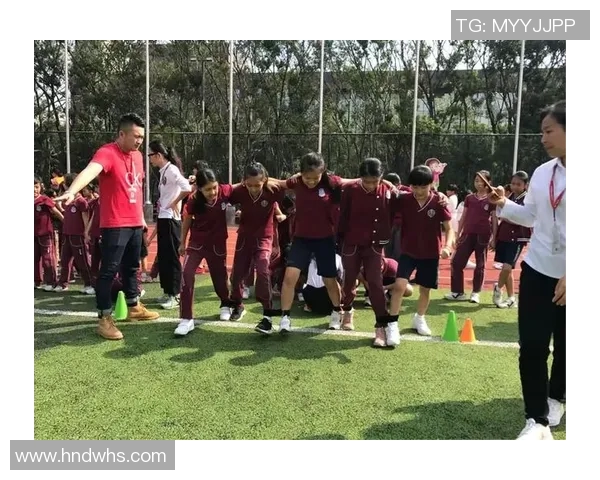 成都滑板队默契配合探秘：团队精神与技术的完美融合